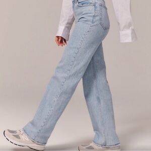 Abercrombie and fitch the 90s relaxed Jean high rise